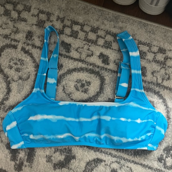 Target (Blue and white bikini top) - Picture 1 of 2